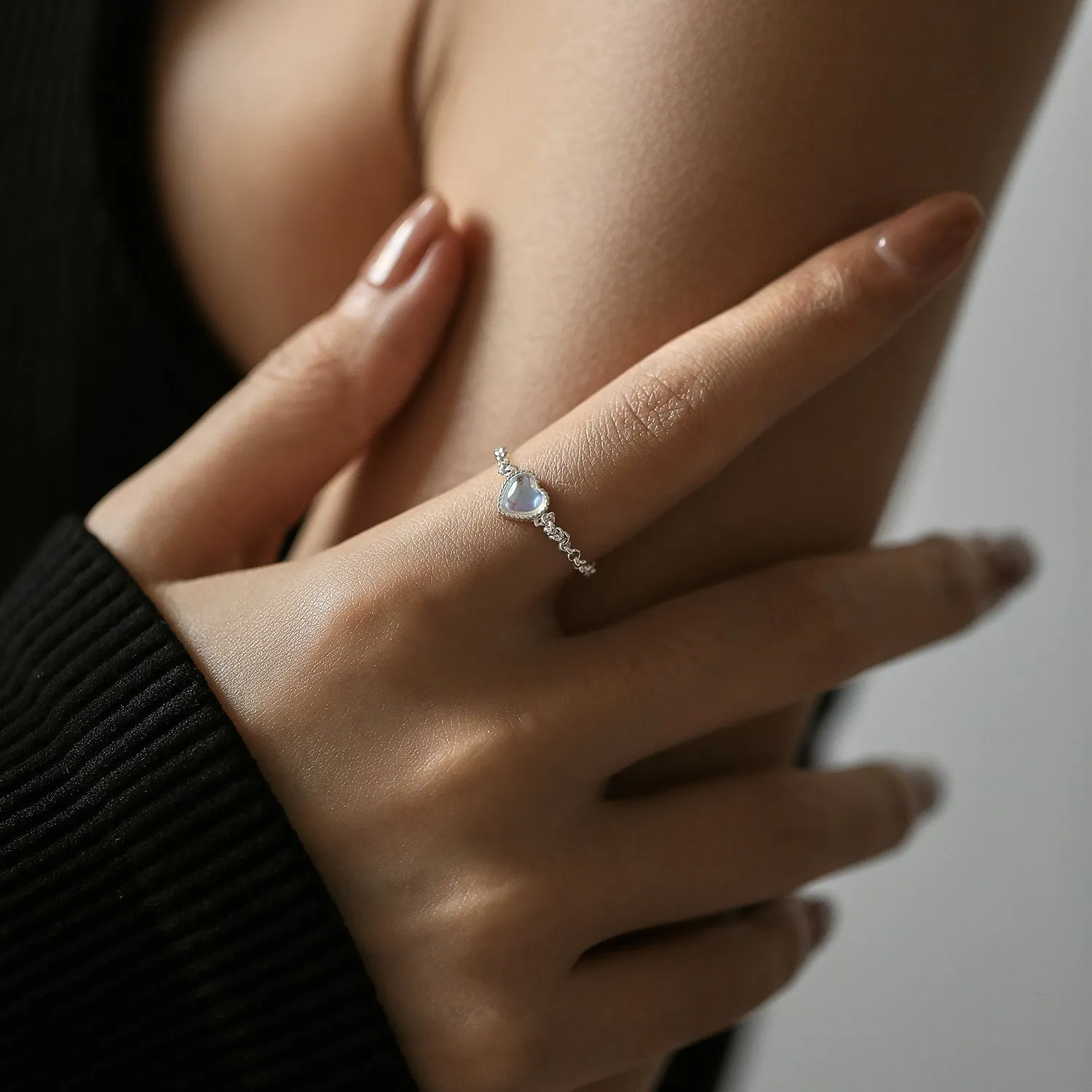 925 Sterling Silver Heart-shaped Moonstone Adjustable Ring