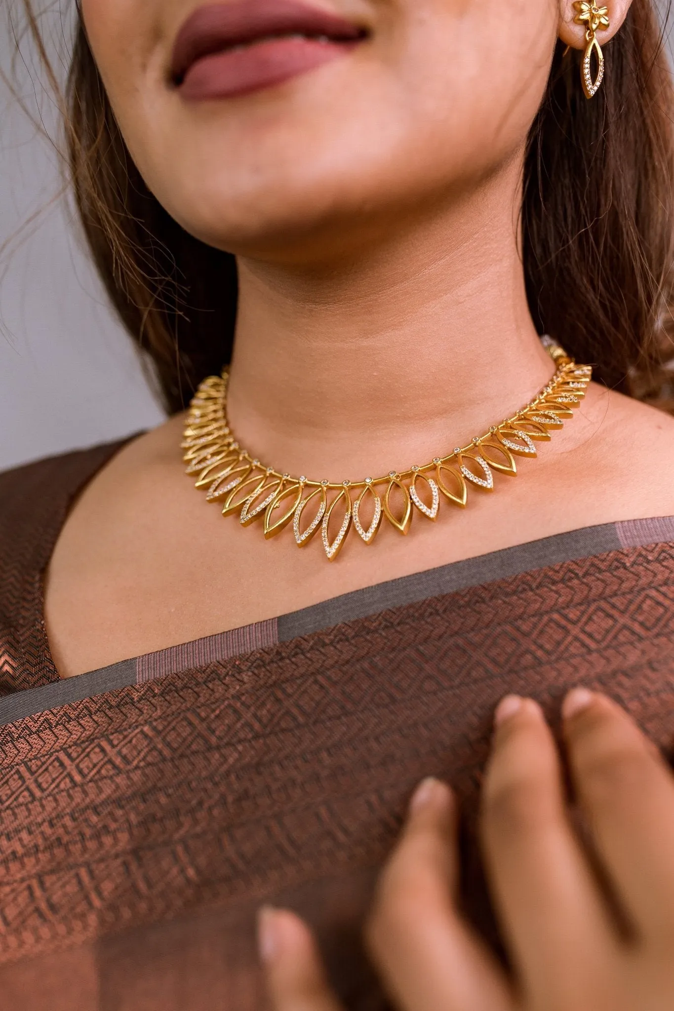 AD Stone Leafy Pattern Choker