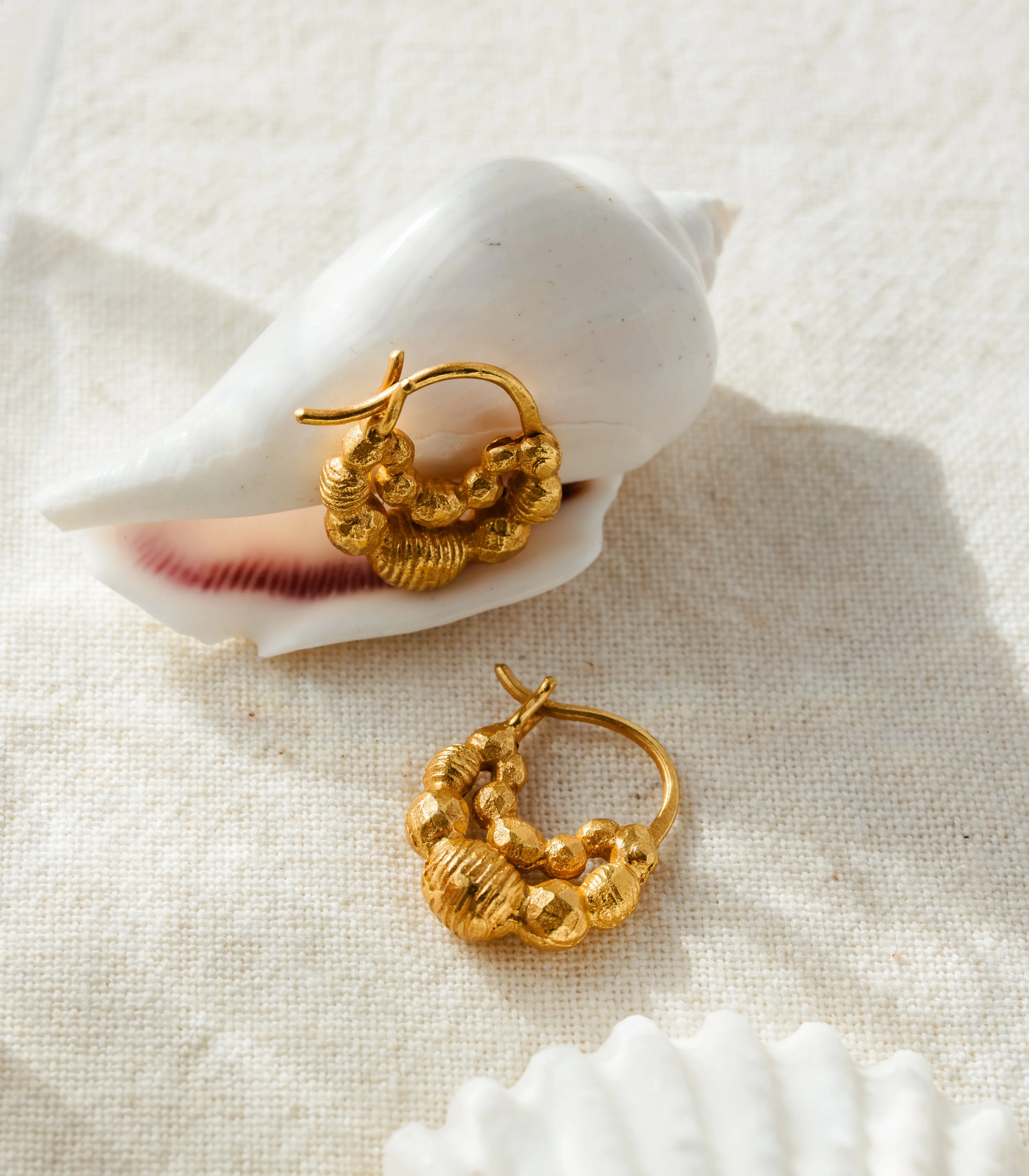 Aira Creolla Earrings