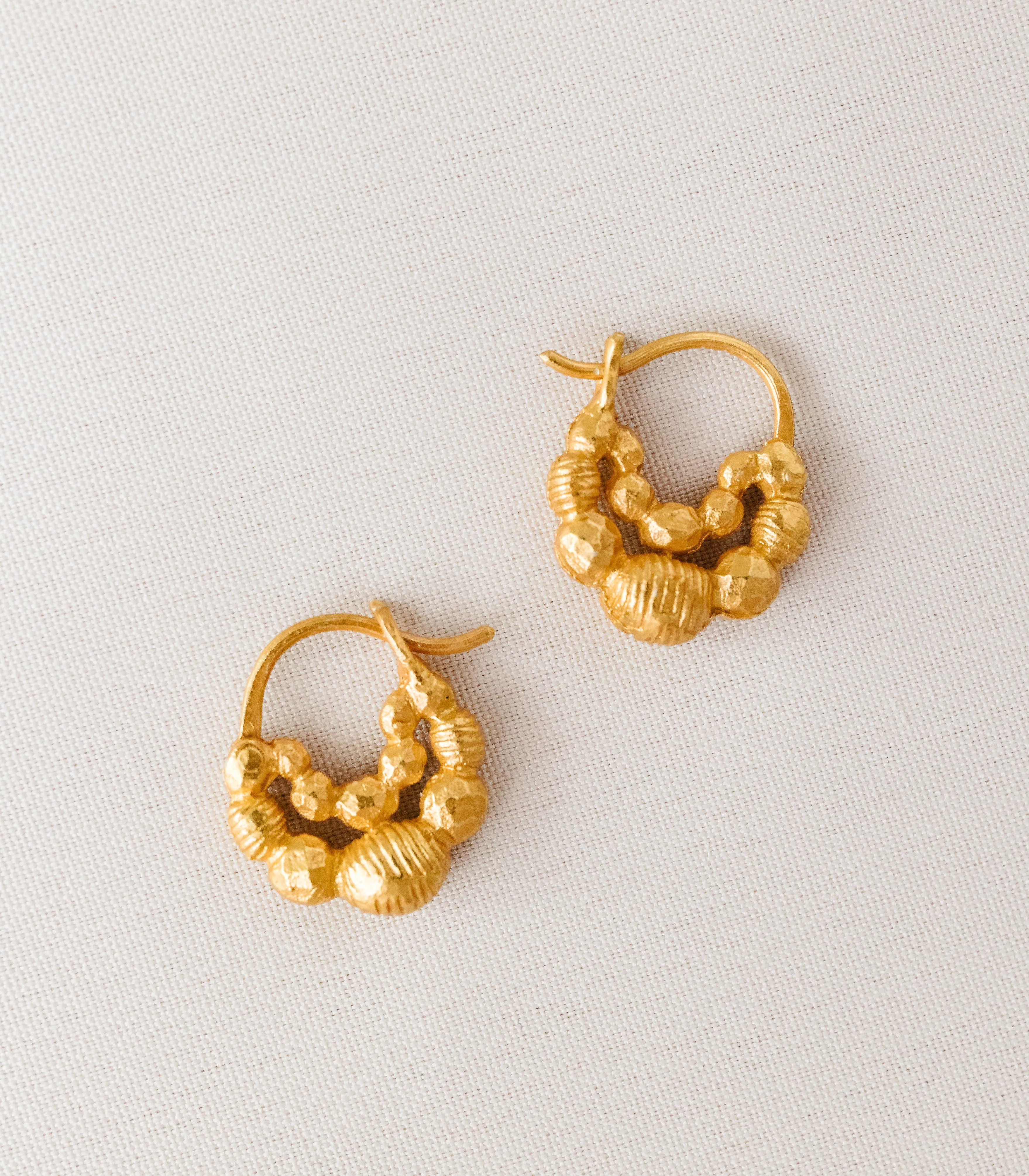 Aira Creolla Earrings