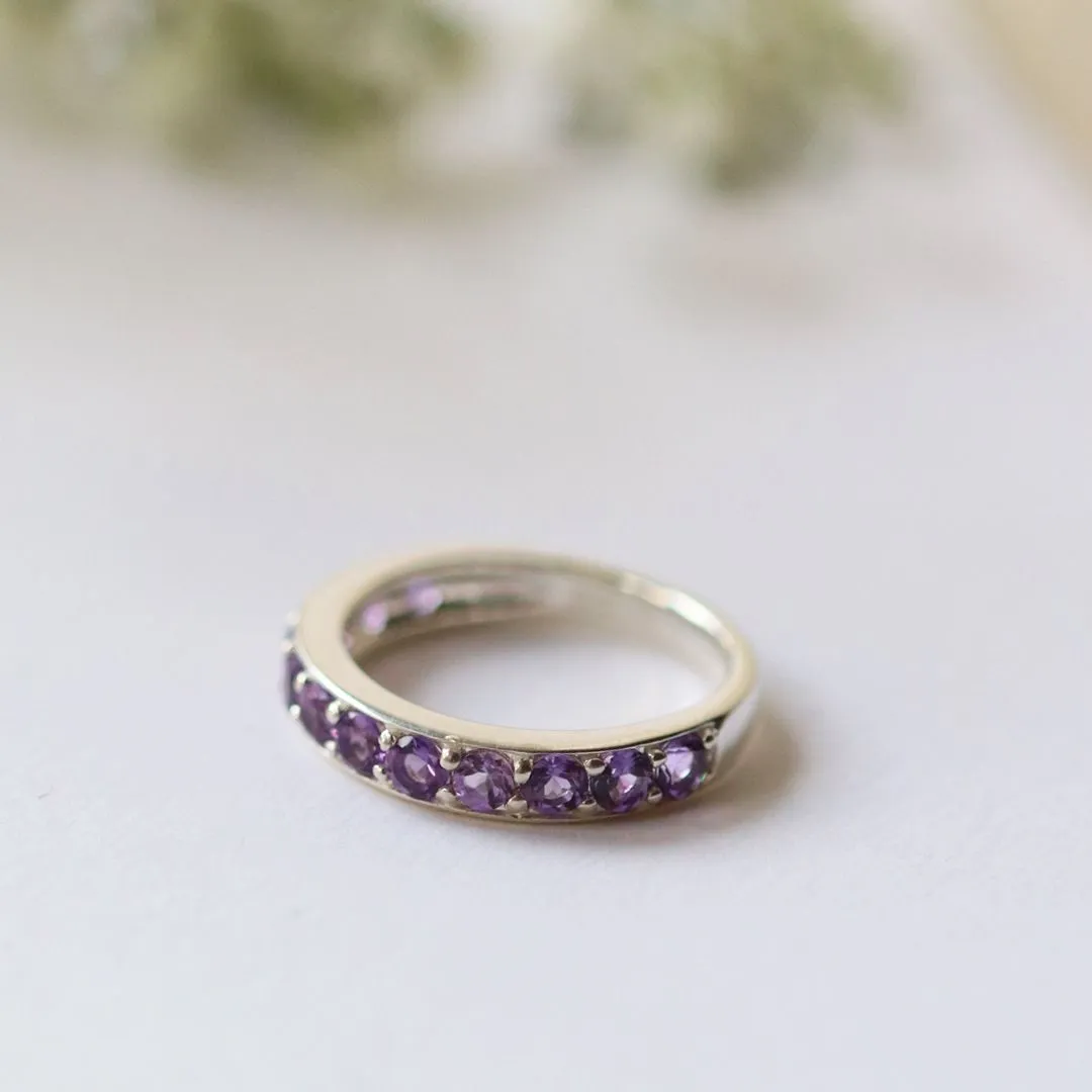 Amethyst Halber Ewigkeit Ring in 925 Sterlingsilber