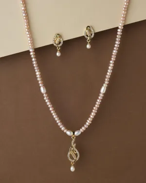 Elegant Pearl Necklace Set