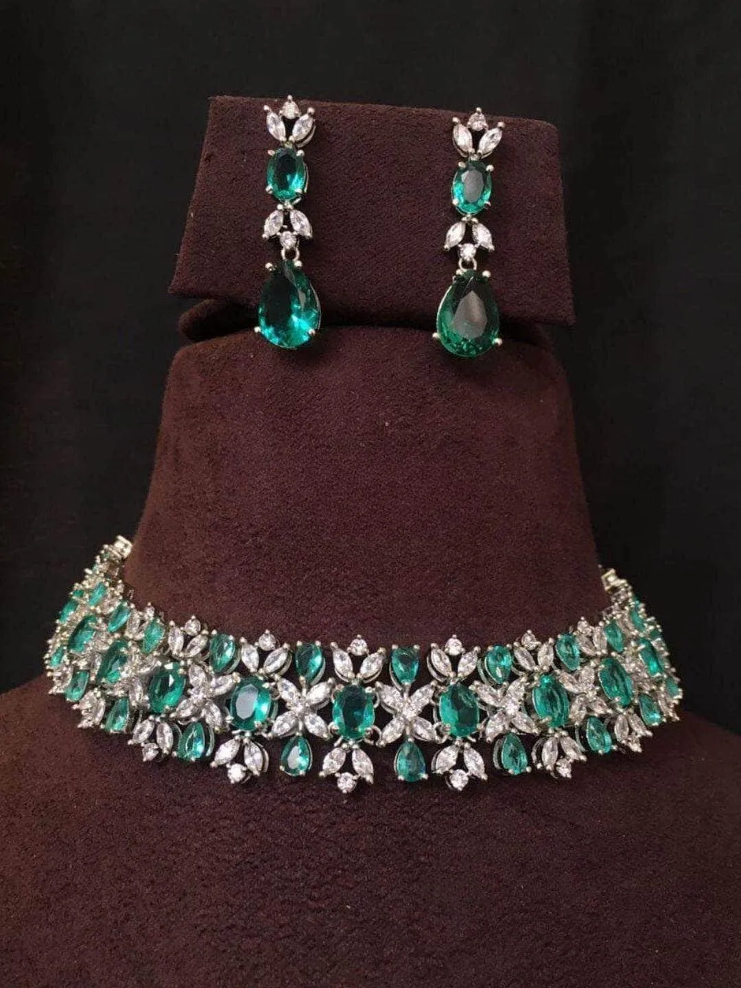 Emerald Ad Bridal Necklace Set