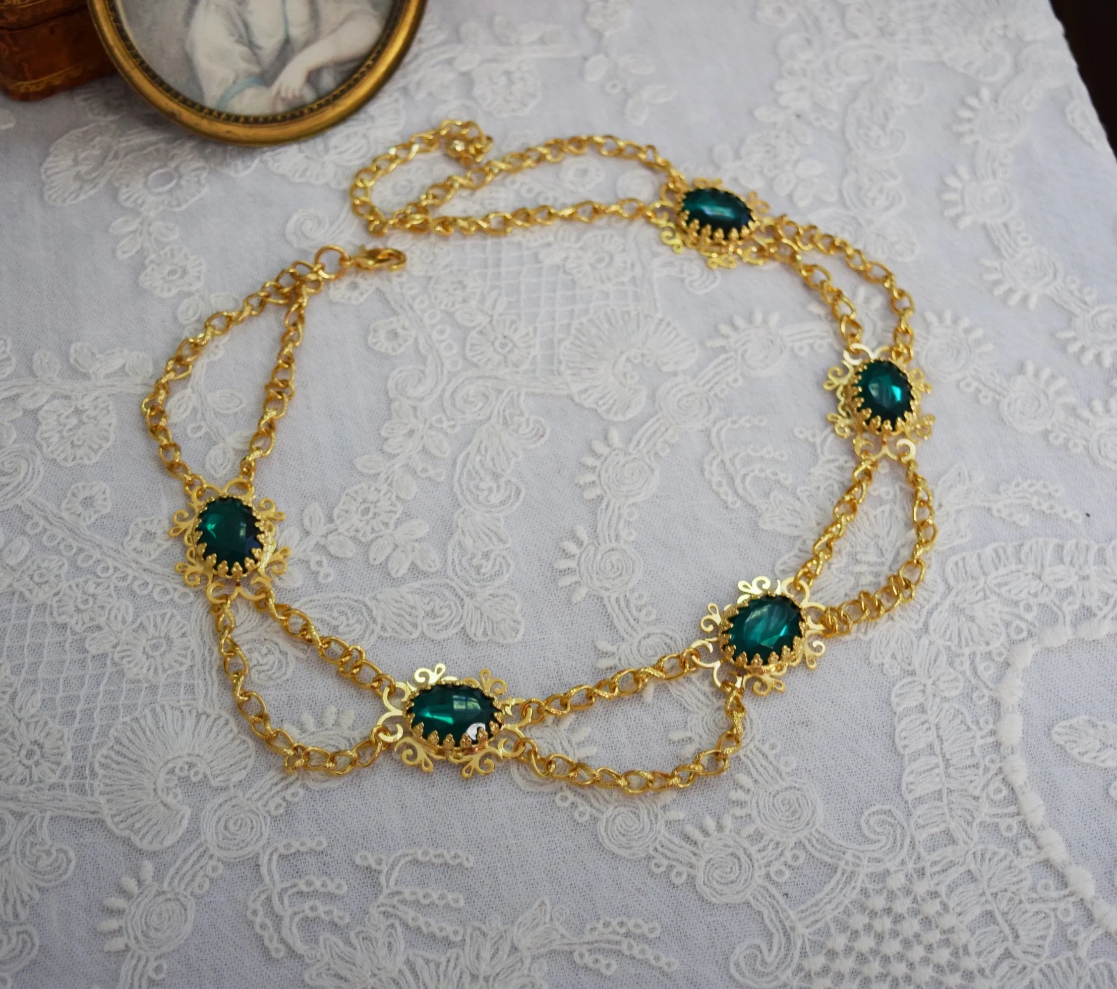 Emerald and Gold Chain Festoon Necklace