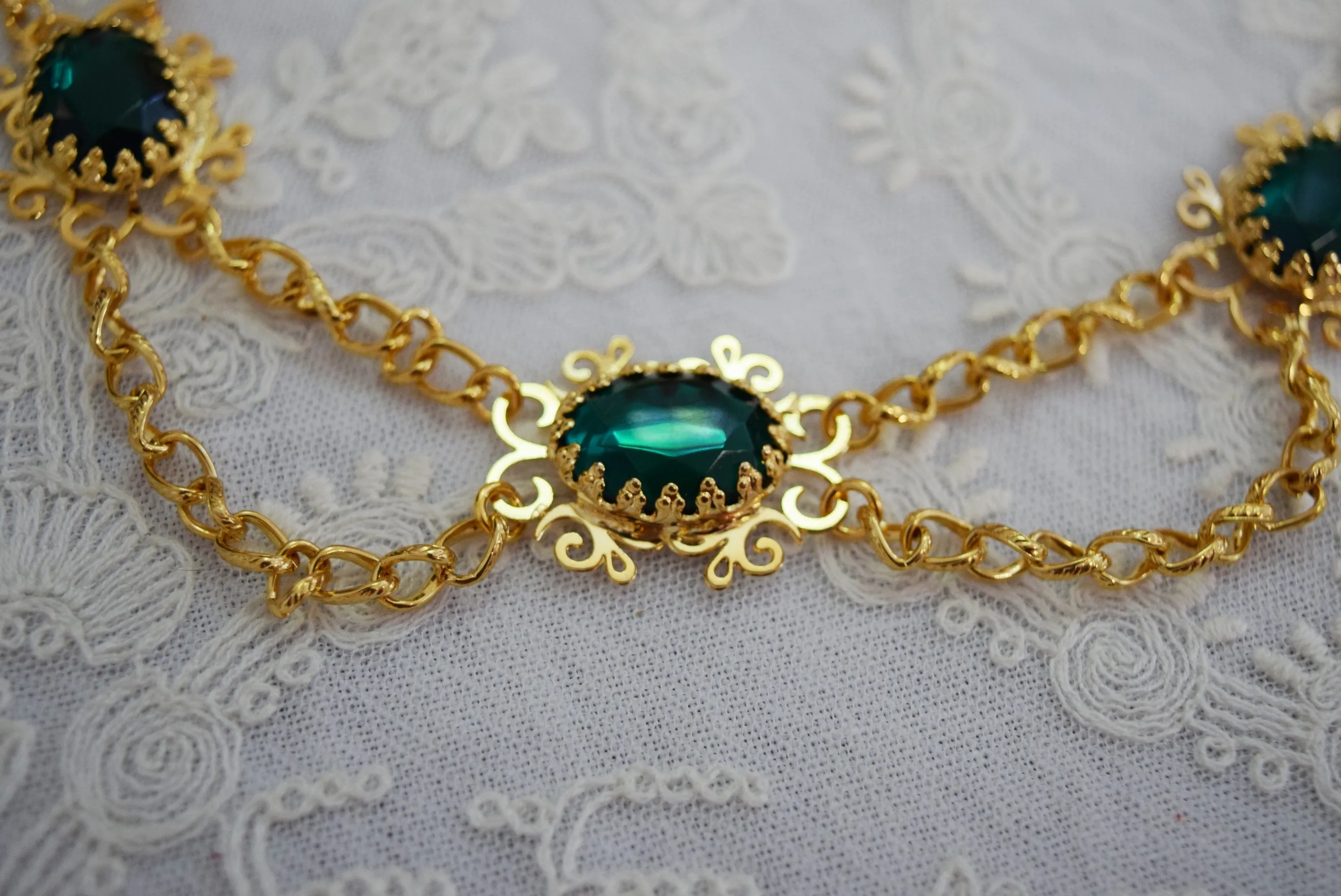 Emerald and Gold Chain Festoon Necklace