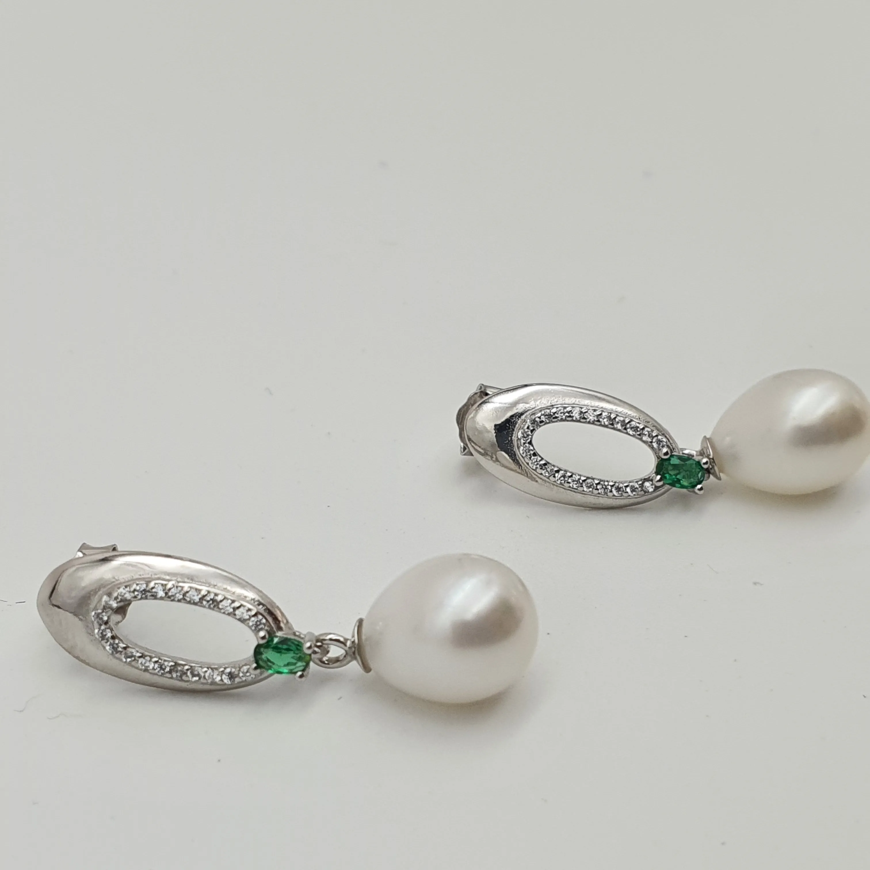 Green Crystal & Freshwater Pearl Oval Earring, Sterling Silver