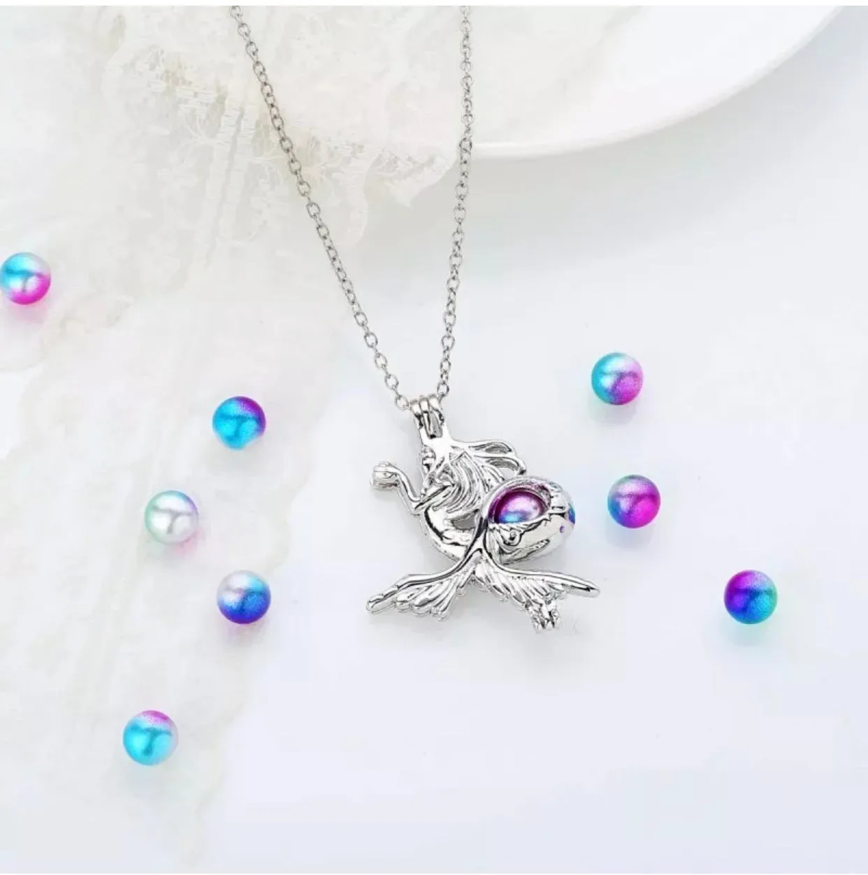 Mermaid pearl pendant necklace