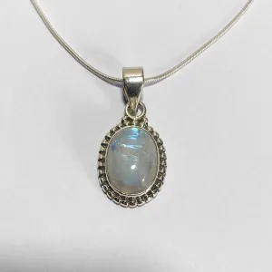 Moonstone Pendant with Silver chain (PG28)