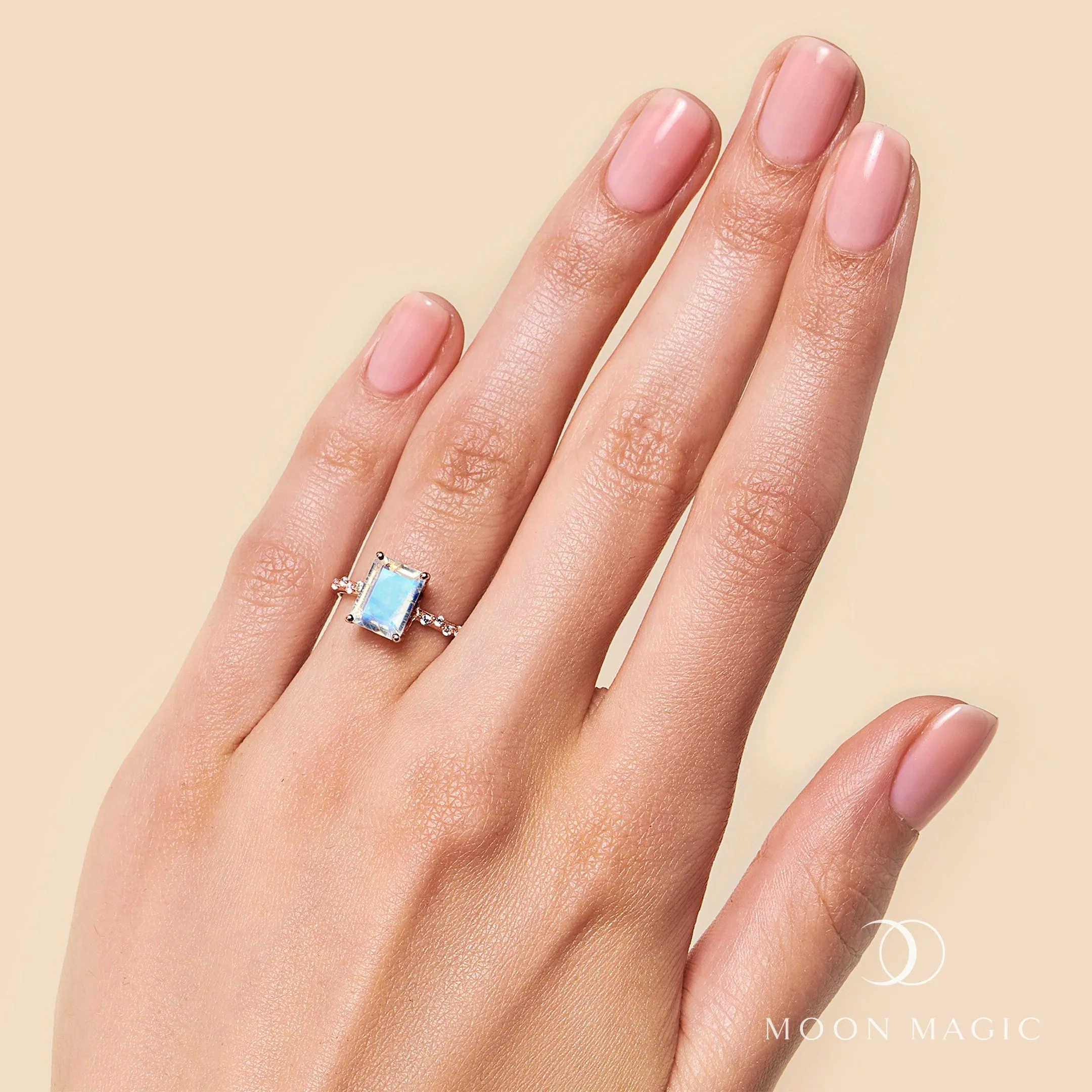 Moonstone Ring - La Reina