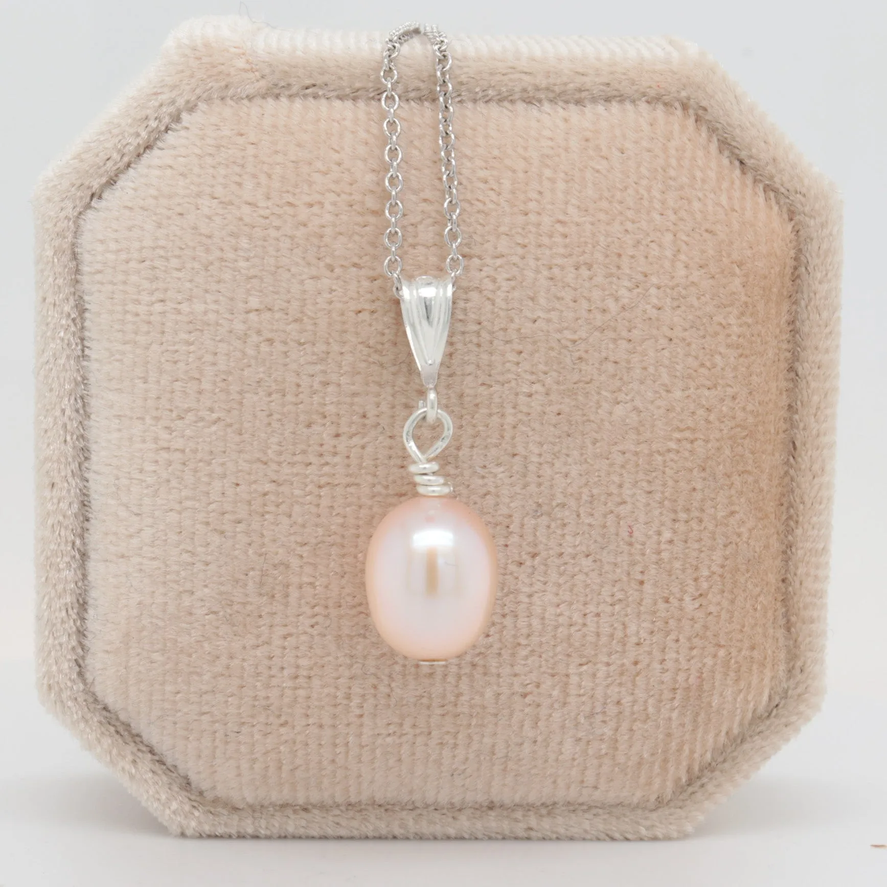 Pearl Pendant Necklace