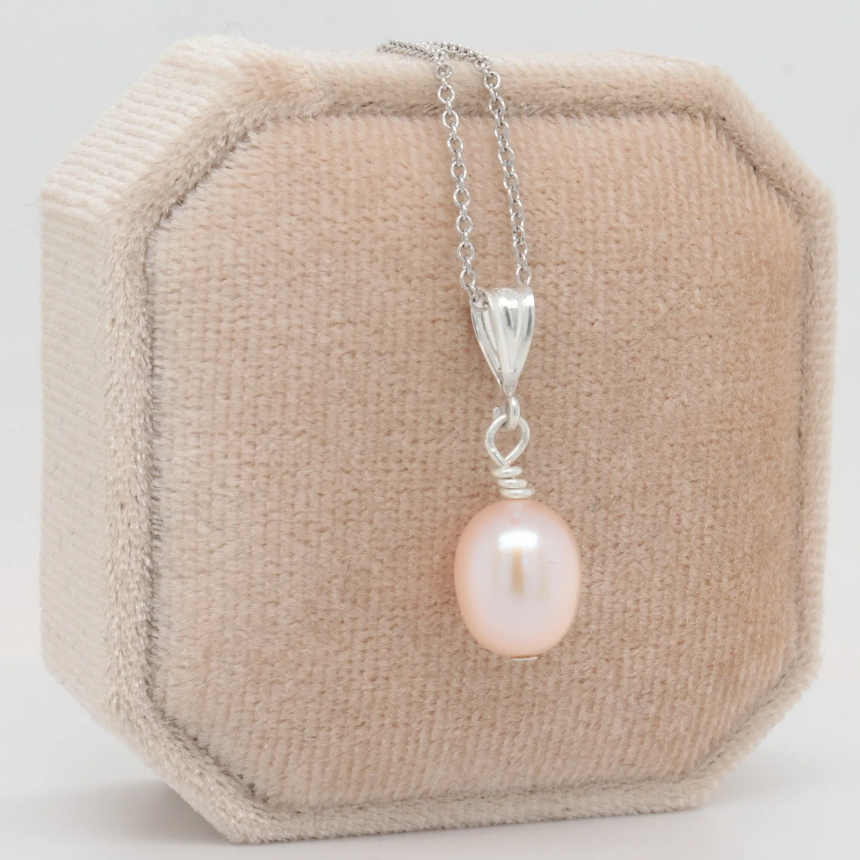 Pearl Pendant Necklace