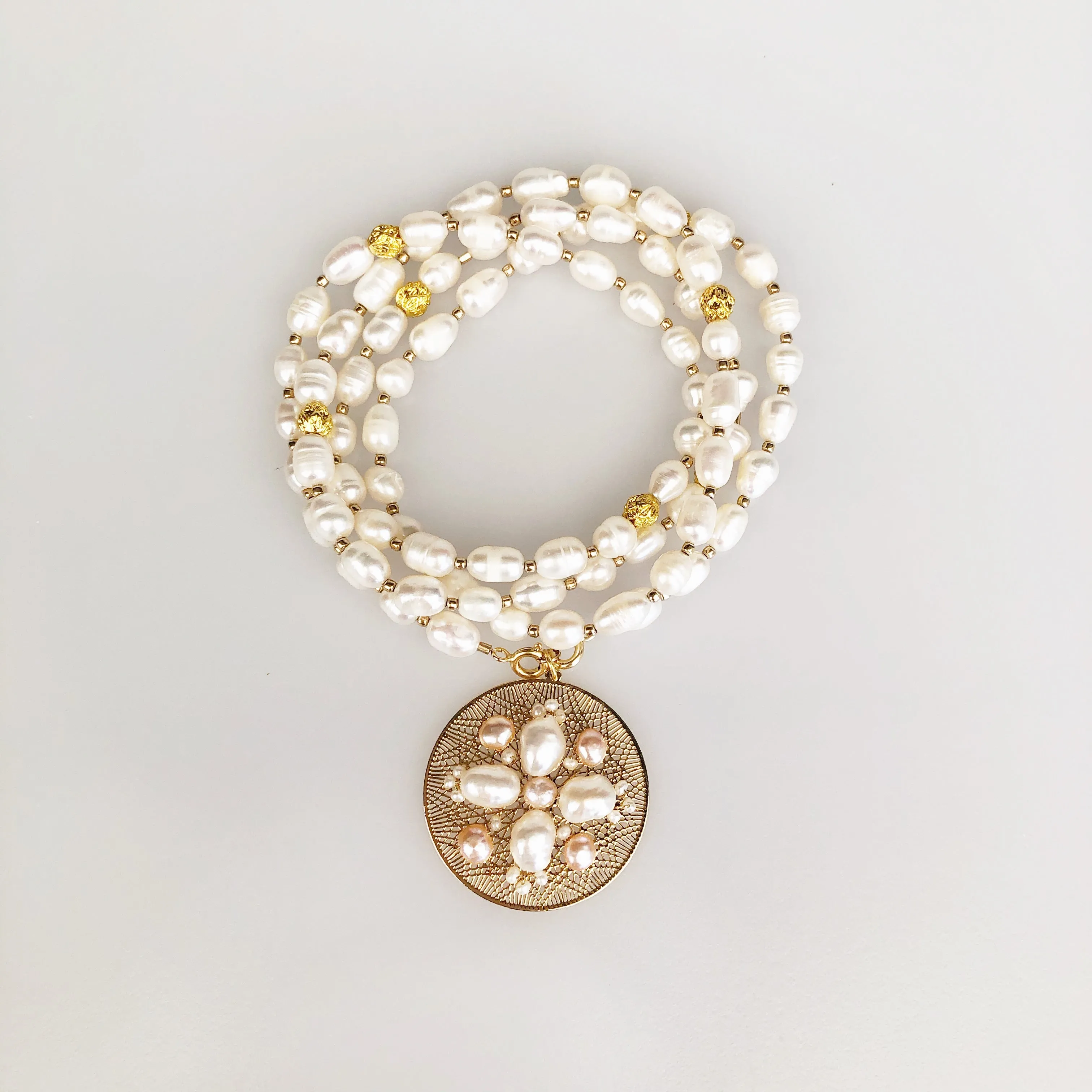 Return to Origin Pearl Necklace Set