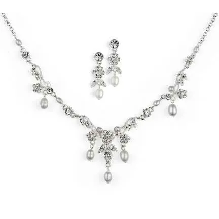 Sabella Freshwater Pearl Necklace and Earring Set