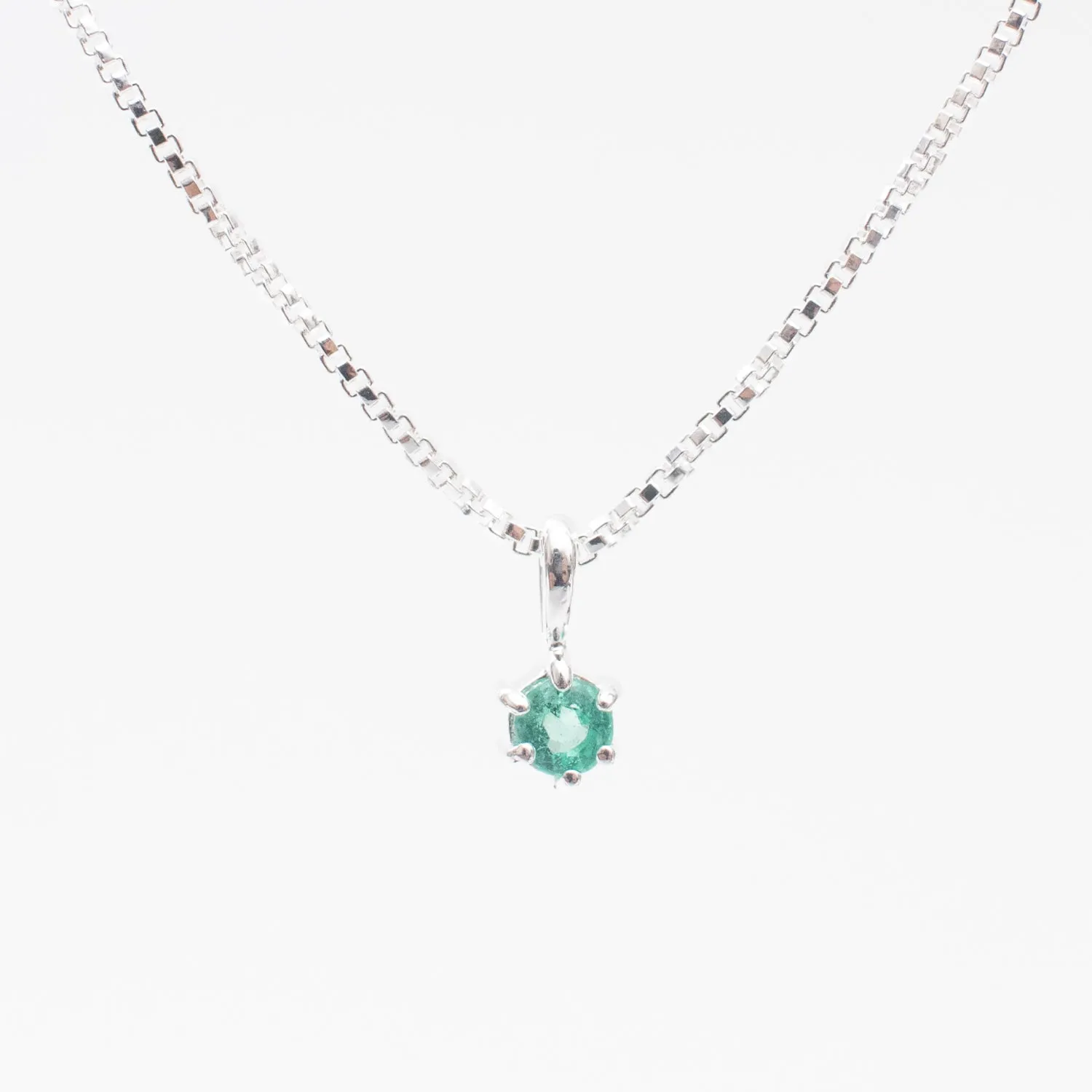 Silver Round Claw Set Emerald Necklace