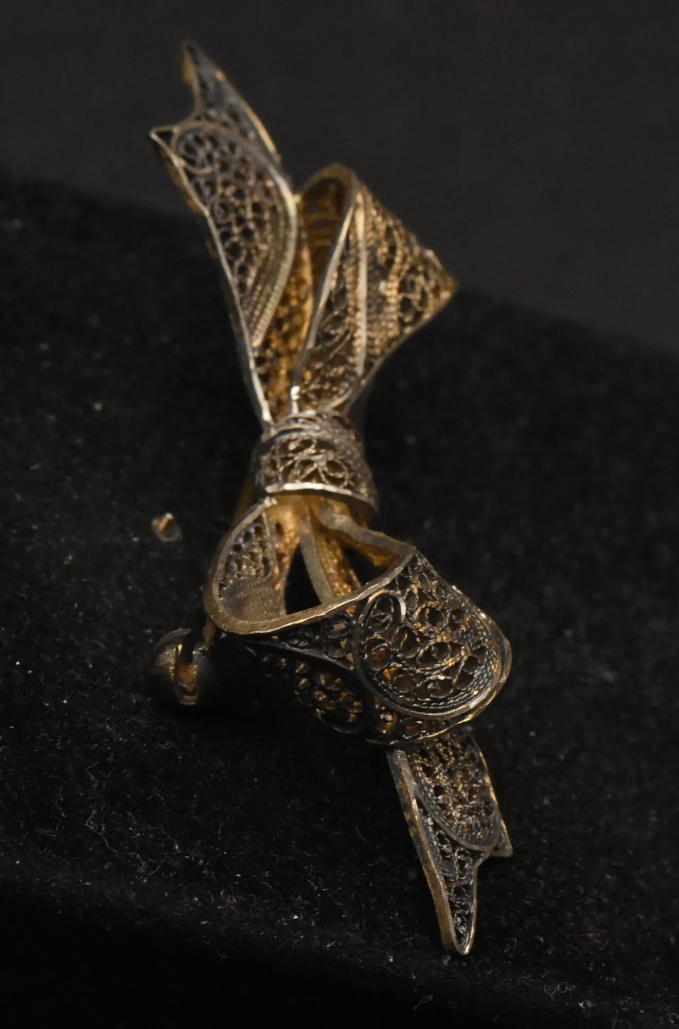 Vintage Filigree Tied Bow Brooch